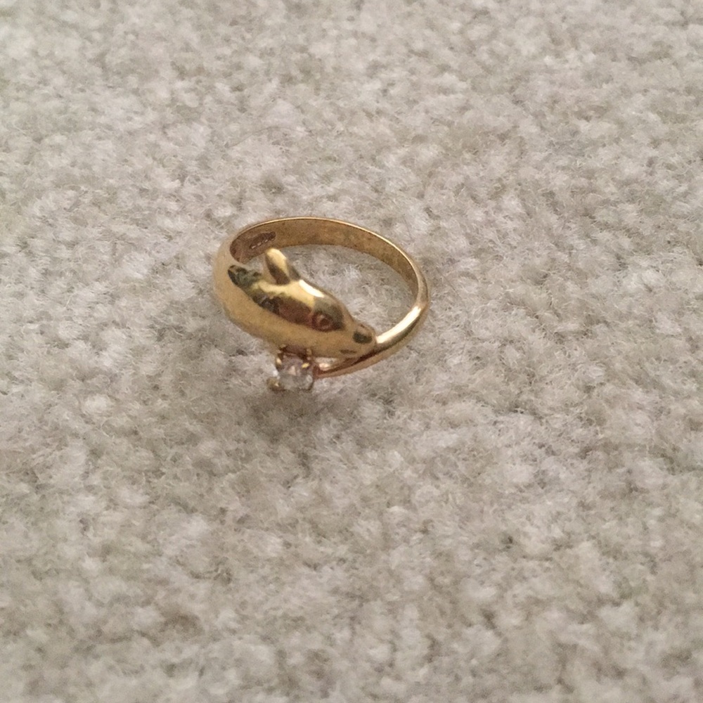 Dolphin ring with cubic zirconia gem
